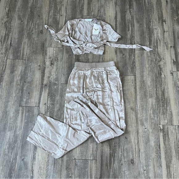 VALE Genta Poppy Pant and Dulce Top in Champagne Set - Picture 11 of 11